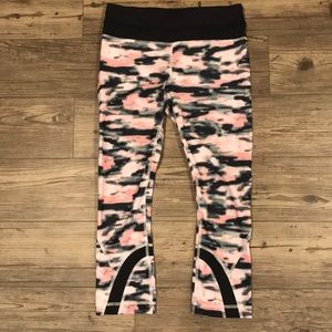 Lululemon Inspire Crop Sz 4
